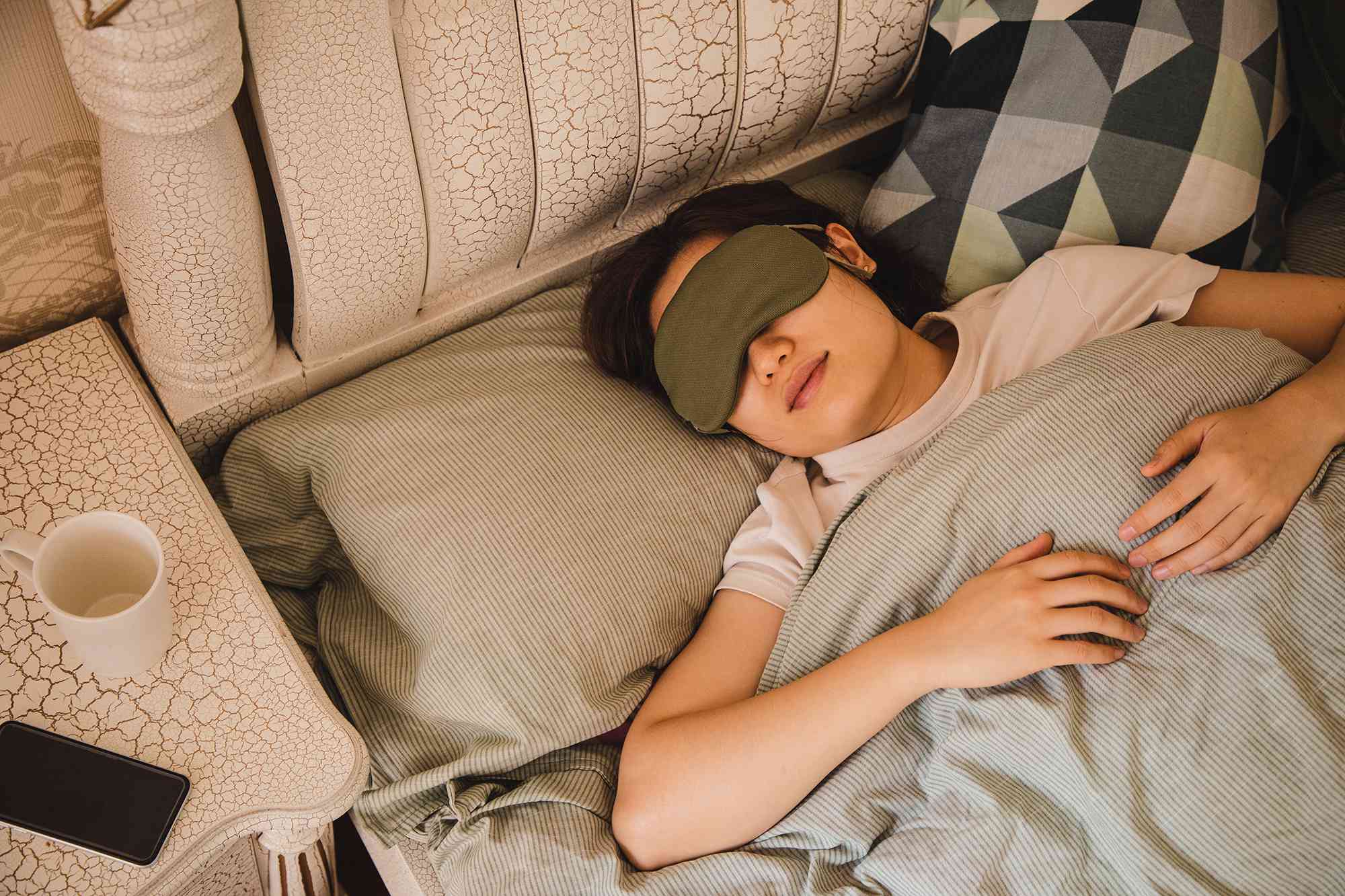 Women need more sleep than men as they use their brains more actively as per new study